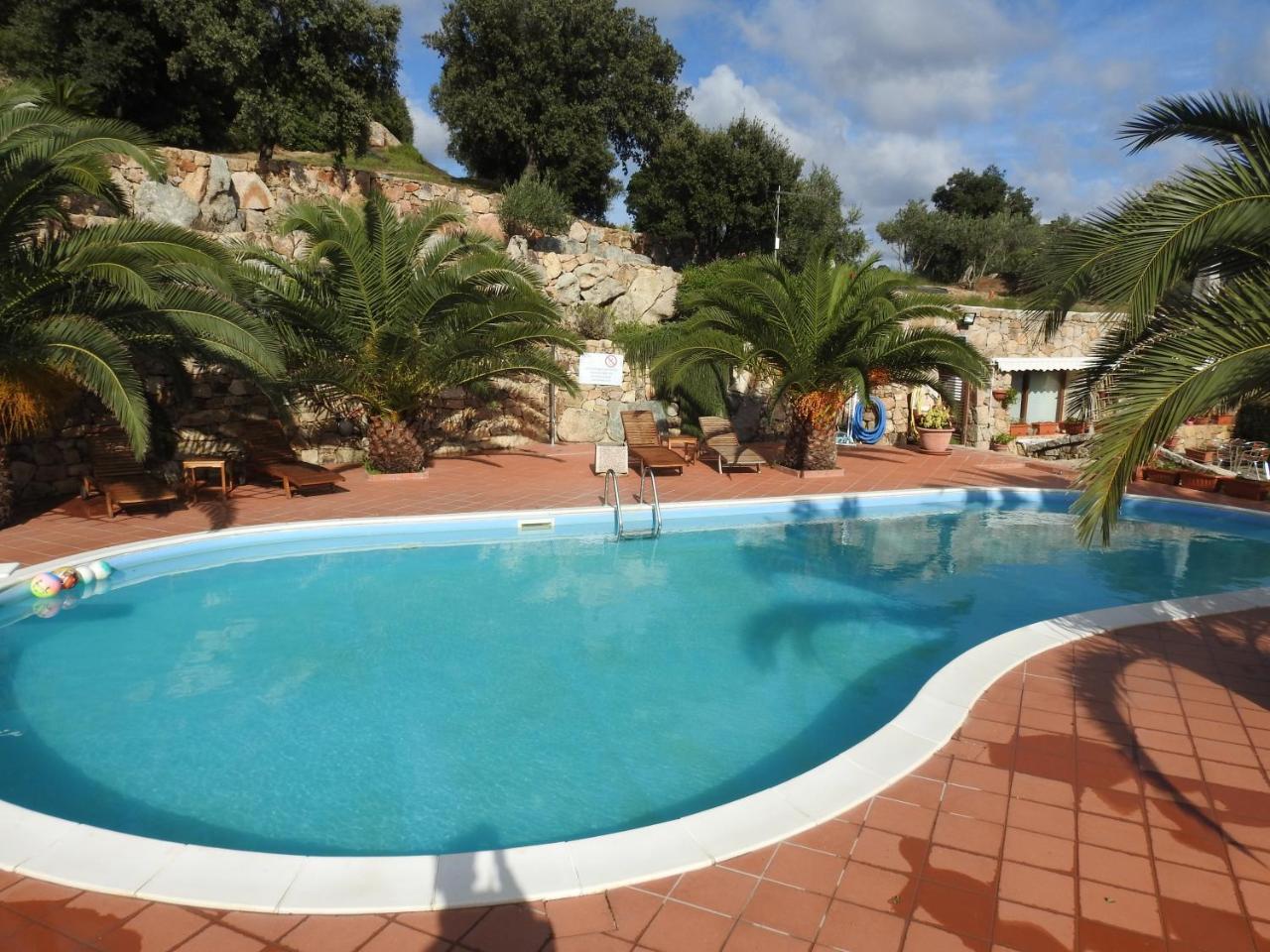 Residence Villa Smeralda Telti Exterior photo